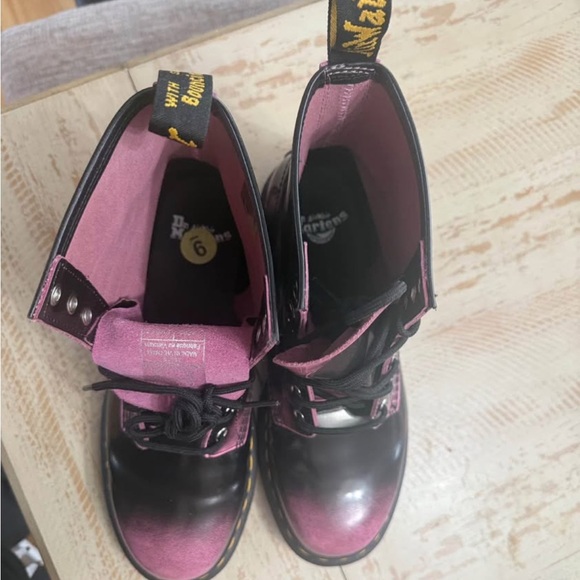 🥾 🔥 RARE Dr. Martens 1460 Black and Purple Boots 🥾 🔥 - Picture 4 of 5